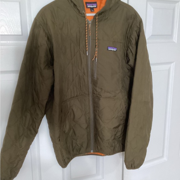 Patagonia olive  Green Hooded Jacket with Orange Interior - Picture 10 of 10